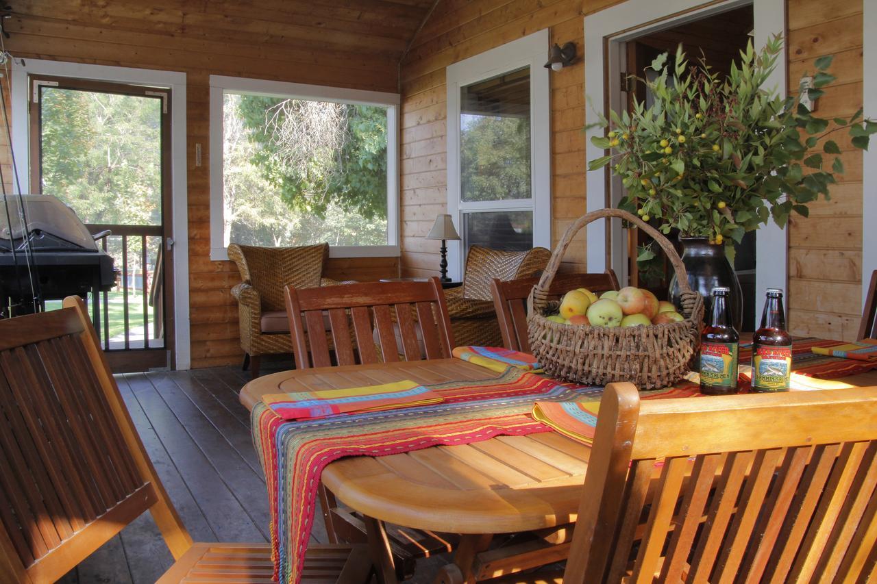 Hotel Coho Willow Creek
